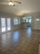 5002 Deer Point Dr in Spring, TX - Foto de edificio - Building Photo