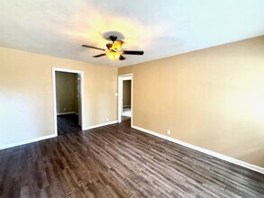 327 Ash St NW in Ardmore, OK - Building Photo - Building Photo