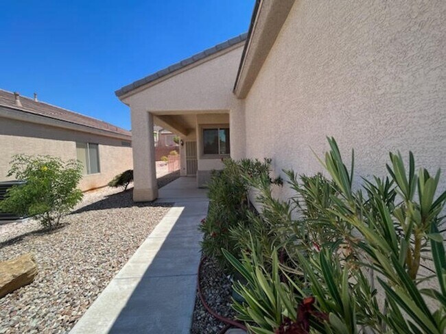 1811 Eagle Mesa Ave in Henderson, NV - Building Photo - Building Photo