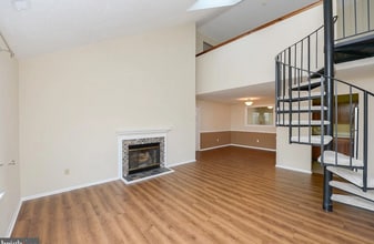 5415 Aberdeen Dr in Mount Laurel, NJ - Foto de edificio - Building Photo