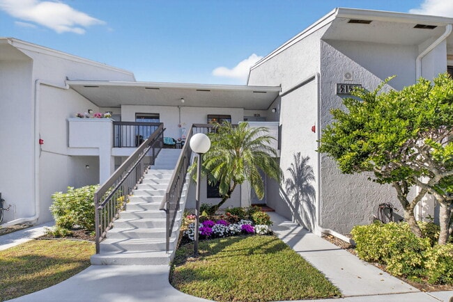 5152 Golfview Ct in Delray Beach, FL - Building Photo - Building Photo
