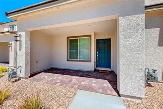 10715 Bendmore Ct in Las Vegas, NV - Building Photo - Building Photo