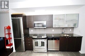 170-1170 Fort York Blvd in Toronto, ON - Building Photo - Building Photo