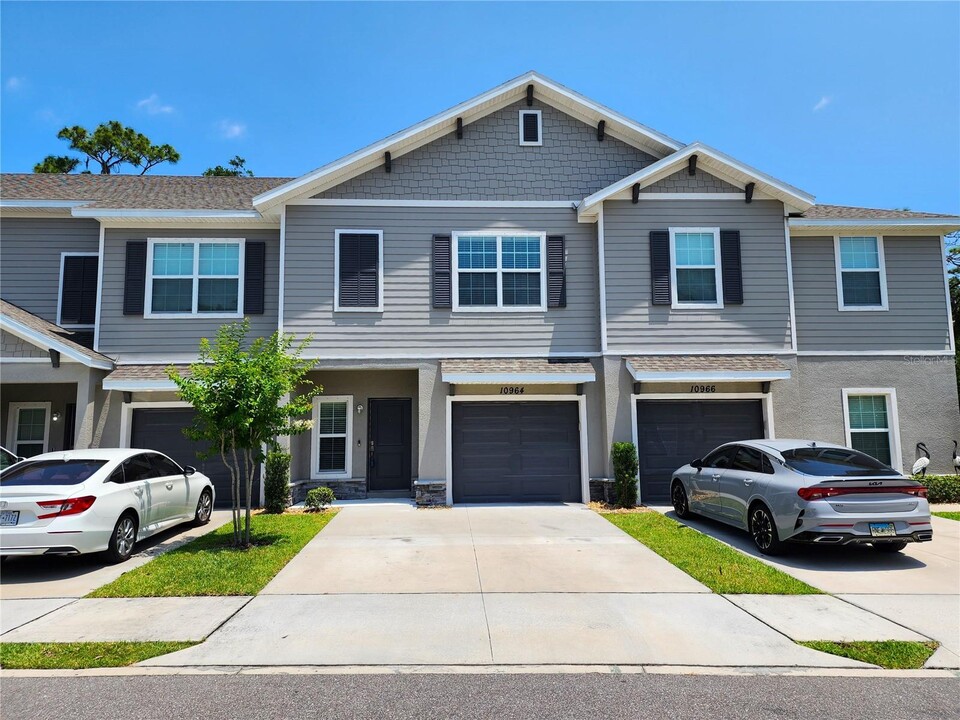 10964 Quickwater Ct in Riverview, FL - Foto de edificio