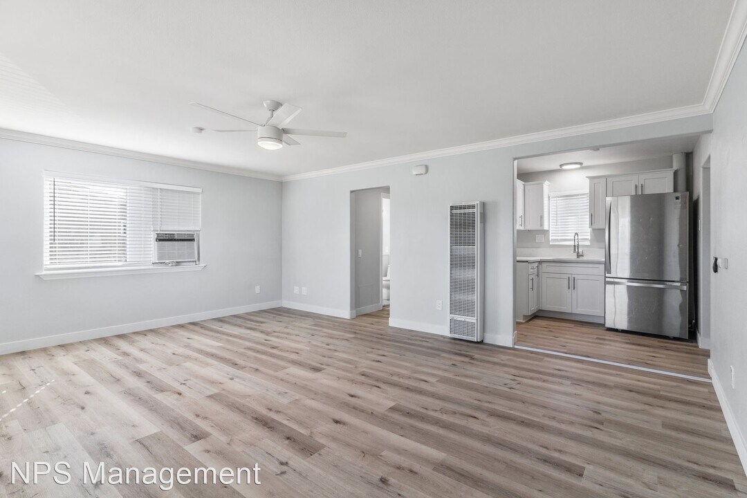 2884 La Salle Ave in Costa Mesa, CA - Building Photo