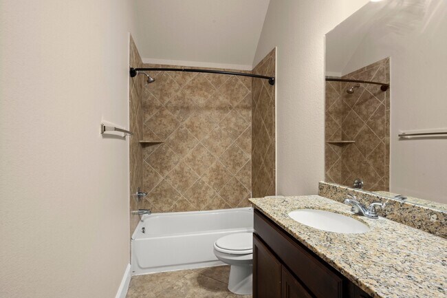 110 Logan Pass Ct in Montgomery, TX - Building Photo - Building Photo