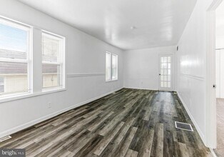 107 River Rd Dr in West Deptford, NJ - Foto de edificio - Building Photo