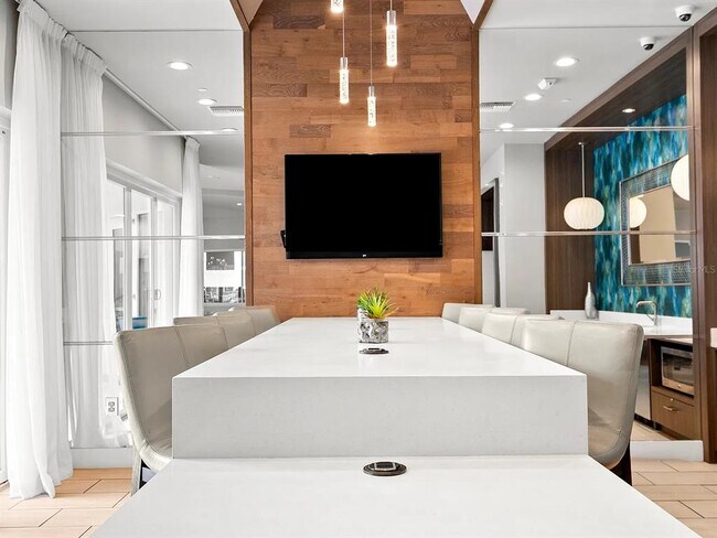 700 Cocoanut Ave-Unit -332 in Sarasota, FL - Building Photo - Building Photo