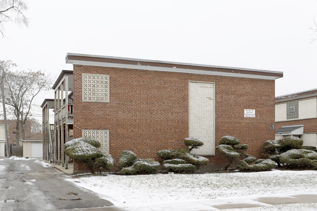 1920 S 13th Ave in Broadview, IL - Building Photo