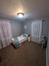 860 Navaho Ave in Salina, KS - Building Photo - Building Photo