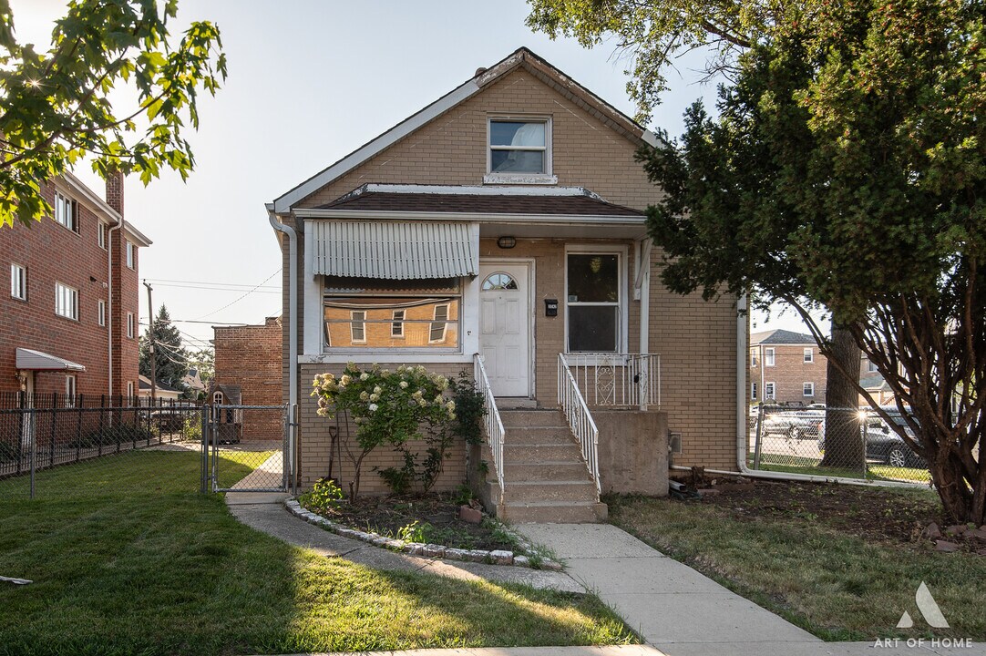 2742 N 74th Ct in Elmwood Park, IL - Building Photo