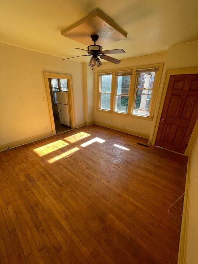 1821 N Pulaski St-Unit -Rear Cottage - Lower in Milwaukee, WI - Building Photo - Building Photo