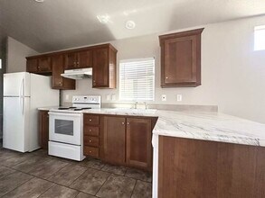 38 W Prince Rd in Tucson, AZ - Building Photo - Building Photo