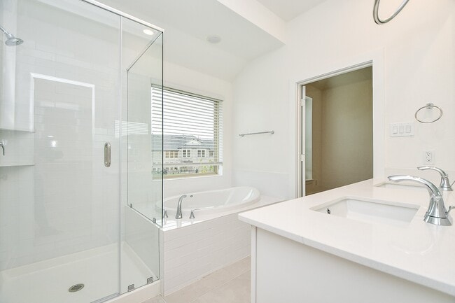 property at 6562 Scarlet Pond Ln