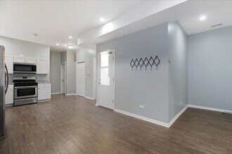 1654 W Cortland St in Chicago, IL - Foto de edificio - Building Photo