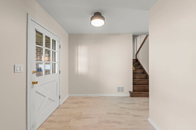 345 Green Valley Dr in Naperville, IL - Foto de edificio - Building Photo