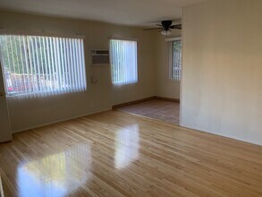 1760 Silver Lake Blvd, Unit 1 in Los Angeles, CA - Building Photo - Building Photo