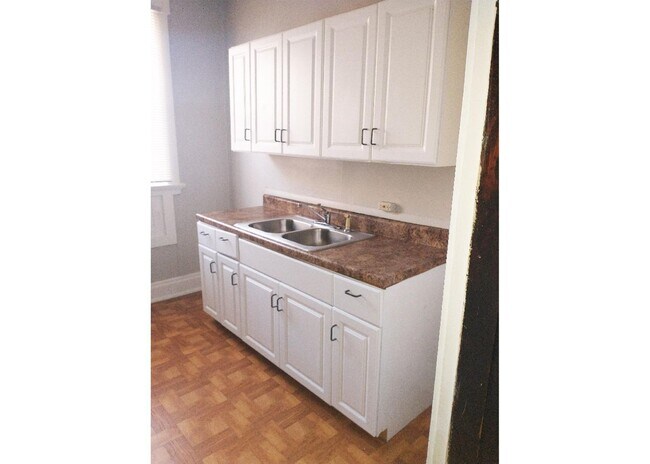 3238 Bishop St in Cincinnati, OH - Building Photo - Building Photo