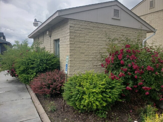 1233 NE 4th St in Meridian, ID - Building Photo - Building Photo