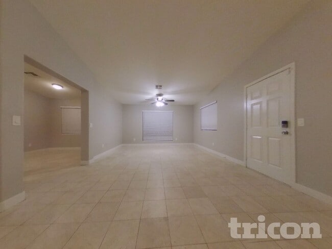 810 S Greenleaf Ln in Avondale, AZ - Building Photo - Building Photo