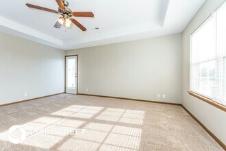 207 Palmer Ct in Pleasant Hill, MO - Building Photo - Building Photo