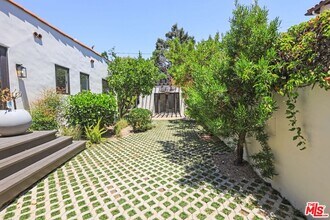 6527 W 5th St in Los Angeles, CA - Building Photo - Building Photo
