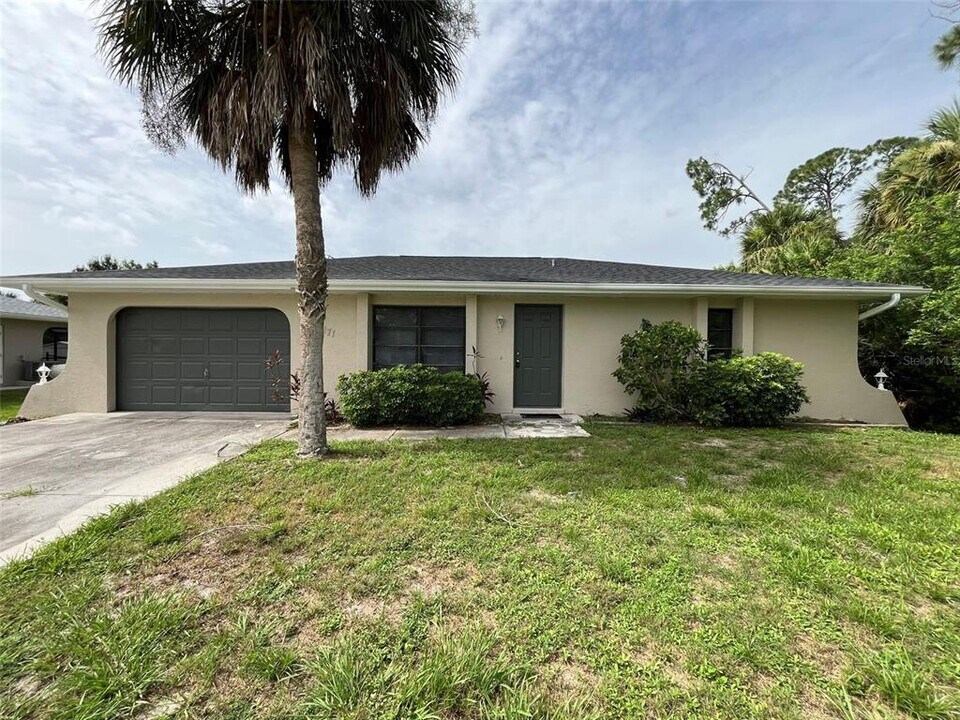 18171 Edgewater Dr in Port Charlotte, FL - Building Photo