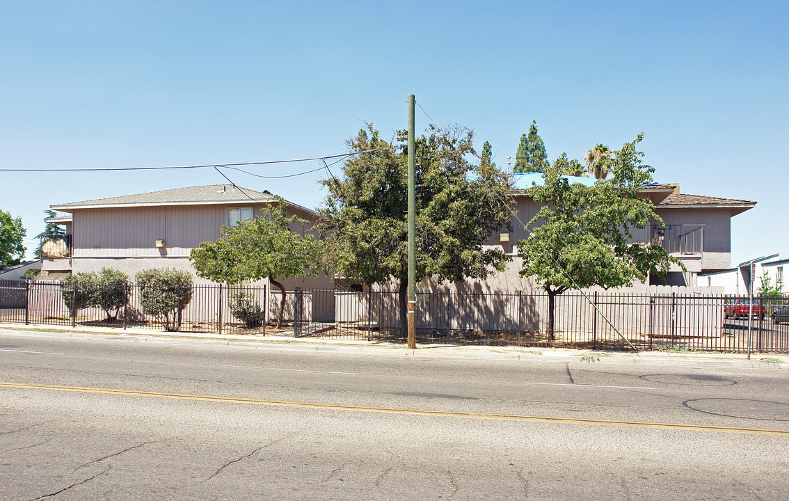 Mclane Fresno Apartments in Fresno, CA - Building Photo