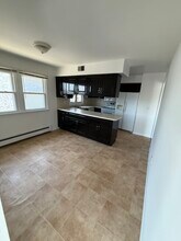 1278 River Rd, Unit 2 in Edgewater, NJ - Building Photo - Building Photo