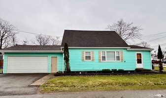 9563 Oakland St in Angola, NY - Building Photo