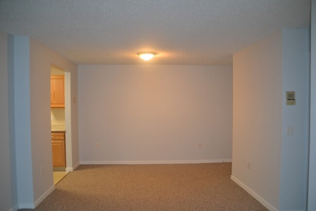 12 Saint James Pl, Unit 813 in Nashua, NH - Building Photo - Building Photo
