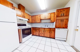 1613 Airport Dr in Tallahassee, FL - Building Photo - Building Photo