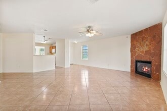 16342 Blue Rock Springs Dr in Houston, TX - Building Photo - Building Photo