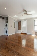 326 E 100th St in New York, NY - Building Photo - Building Photo
