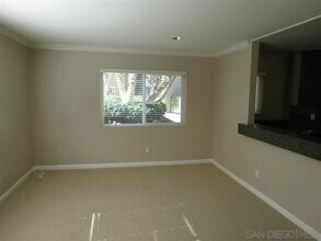 7565 Charmant Dr in San Diego, CA - Building Photo - Building Photo