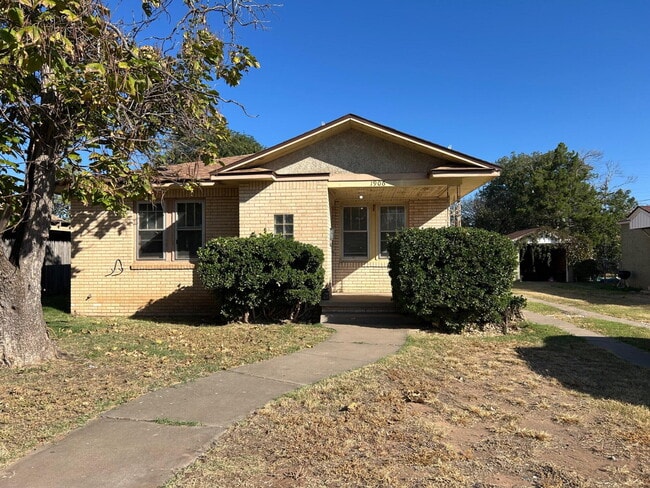 1906 24th St in Lubbock, TX - Building Photo - Building Photo