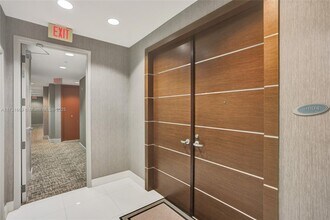 18201 Collins Ave, Unit # 3804 in Sunny Isles Beach, FL - Foto de edificio - Building Photo