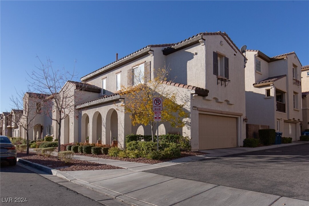 1929 Granemore St in Las Vegas, NV - Building Photo