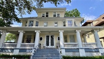 31-35-35 Norwood Ave in Staten Island, NY - Building Photo