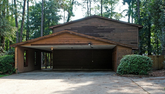 3701 Donovan Dr in Tallahassee, FL - Building Photo - Building Photo