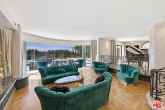 24366 La Masina Ct in Calabasas, CA - Building Photo - Building Photo