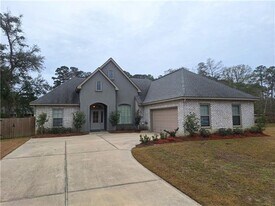 341 Alan Cir in Slidell, LA - Building Photo