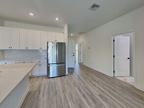 558 Nimitz Blvd in Lehigh Acres, FL - Building Photo - Building Photo