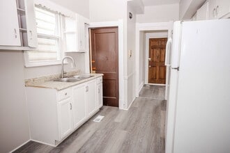 1101 Radcliffe Dr in Toledo, OH - Building Photo - Building Photo