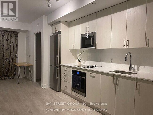 2515 Simcoe St N in Oshawa, ON - Building Photo - Building Photo