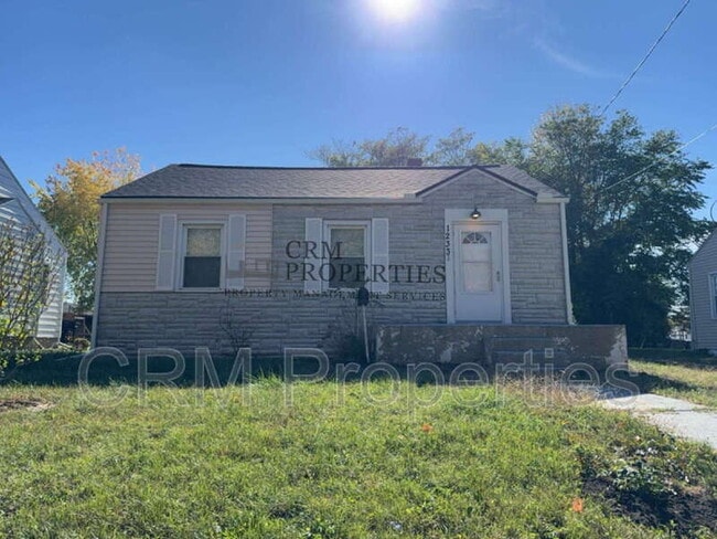 property at 1233 E Jefferson St
