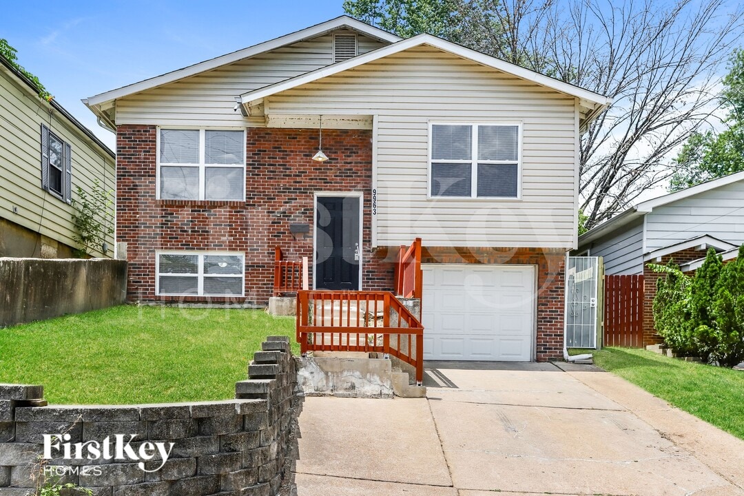 9963 Meadow Ave in St. Louis, MO - Building Photo