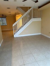 6543 Hidden Cove Dr in Davie, FL - Foto de edificio - Building Photo