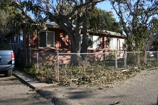 6561-6579 Olive St in Commerce City, CO - Building Photo