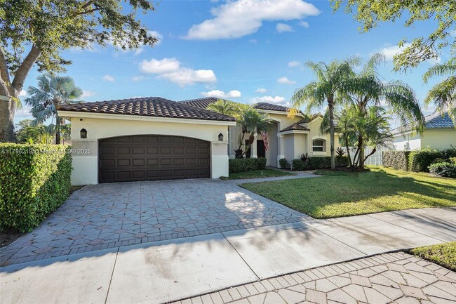 648 Lake Blvd in Weston, FL - Building Photo - Building Photo